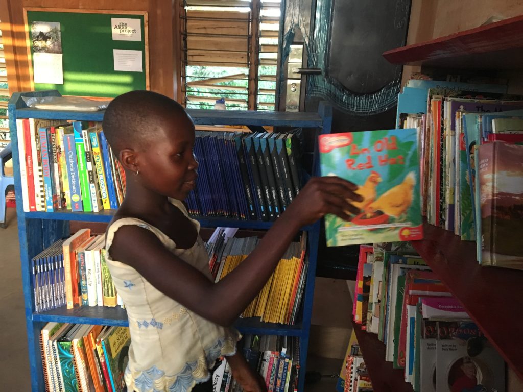 Students have access to books - and increasingly, e-books. Photo courtesy of the Akaa Project.